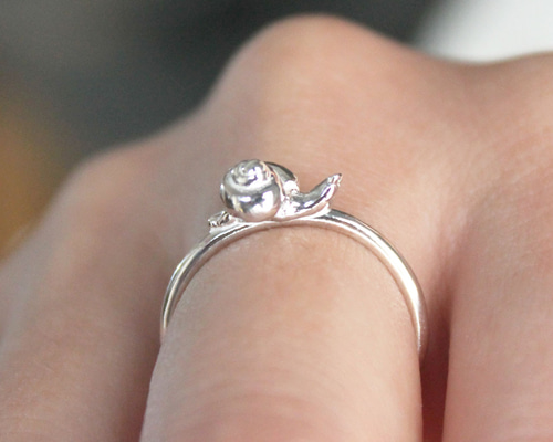 カタツムリのリング 指輪・リング ateliermozu 通販 16587043｜Creema