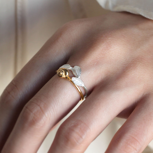 カタツムリのリング 指輪・リング ateliermozu 通販 16587043｜Creema