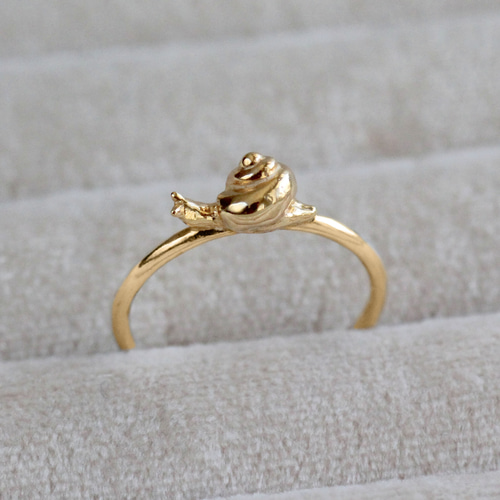 カタツムリのリング 指輪・リング ateliermozu 通販 16587043｜Creema