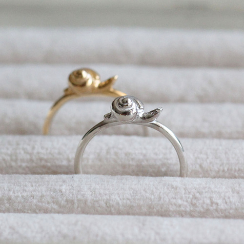 カタツムリのリング 指輪・リング ateliermozu 通販 16587043｜Creema