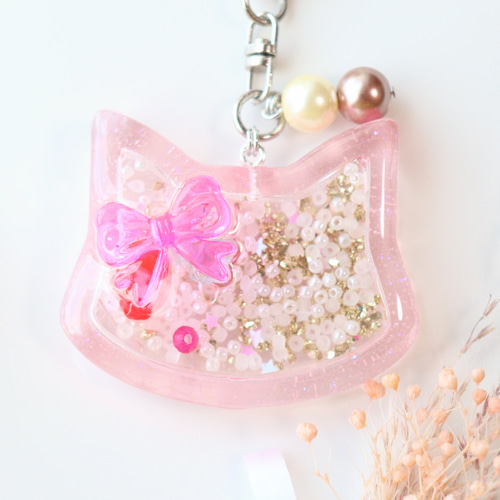 ねこ シャカシャカ キーホルダー レジン シェイカー ピンク