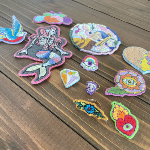 オールドスクールタトゥーテイスト ツバメ 燕 手刺繍ブローチ ブローチ 