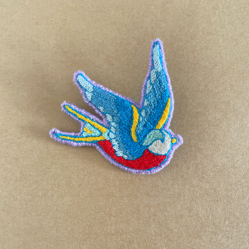 オールドスクールタトゥーテイスト ツバメ 燕 手刺繍ブローチ ブローチ 