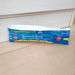 電車柄・ラミネートペンケース（新幹線柄・青・ブルー・ベージュ・約５．５ × ２０cm）濡ない・汚れにくい・除菌で安心 6枚目の画像
