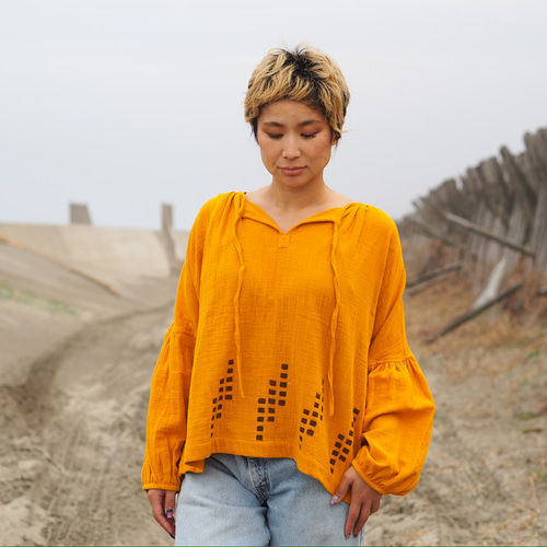 ダブルガーゼの2wayゆったり長袖ブラウス/マリーゴールド ブラウス