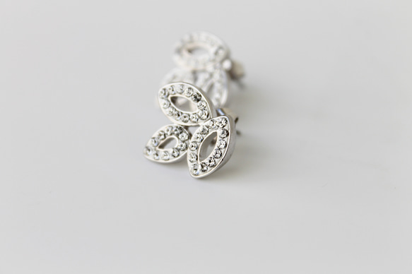 再販【受注制作】HW リリークラスター ピアス ピアス（スタッド