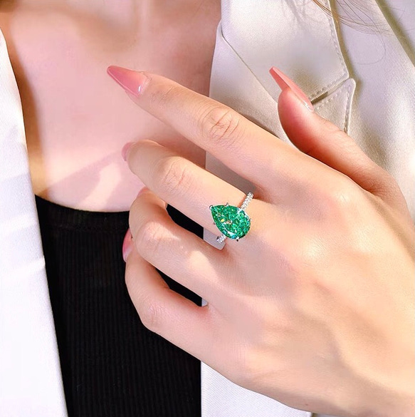 ドロップ グリーン 高炭素ダイヤモンド キラキラ ゴージャス ホワイト シンプル リング 緑 ラグジュアリー 白 5枚目の画像