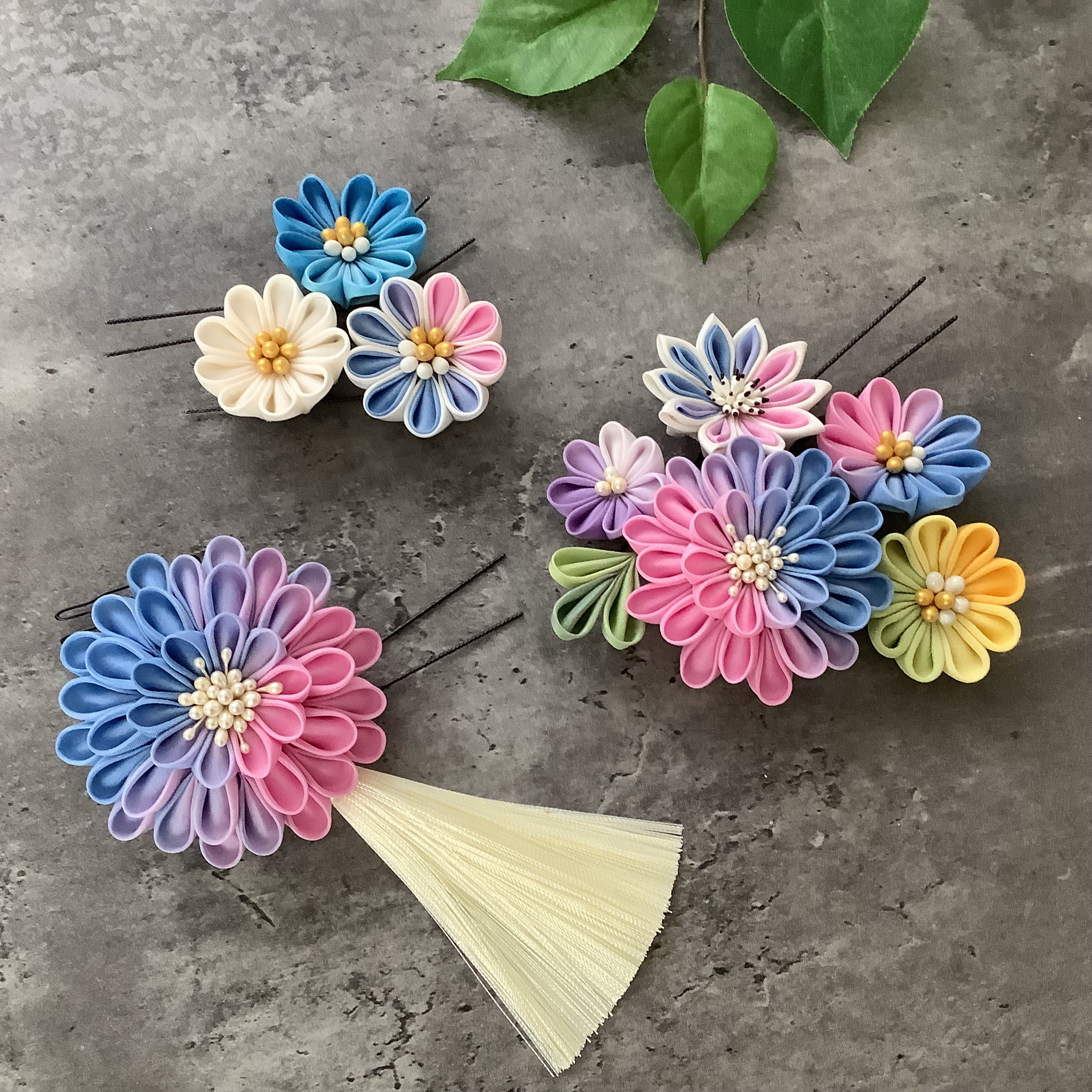 【つまみ細工髪飾り】シルク手染め・成人式 / 結婚式 / 卒業式/記念日/七五三