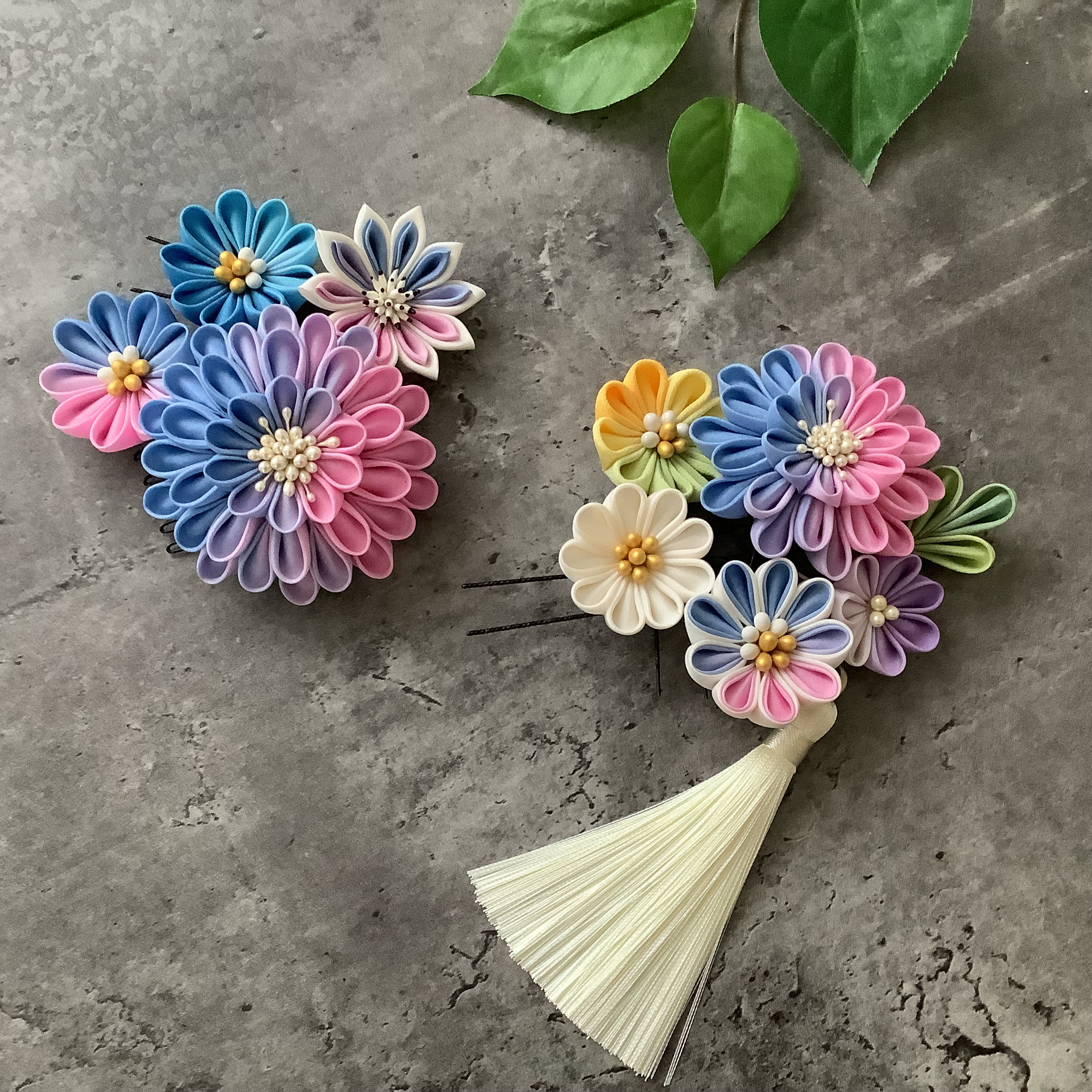 【つまみ細工髪飾り】シルク手染め・成人式 / 結婚式 / 卒業式/記念日/七五三