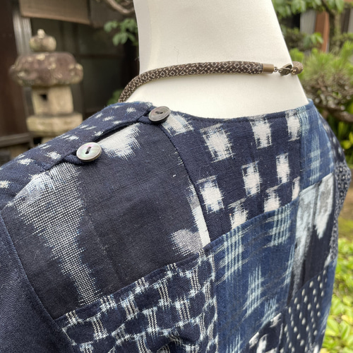 着物リメイク】絣のパッチワークブラウス/藍染/古布 ブラウス 着物リメイク】絣のパッチワークブラウス/藍染/古布 ブラウス