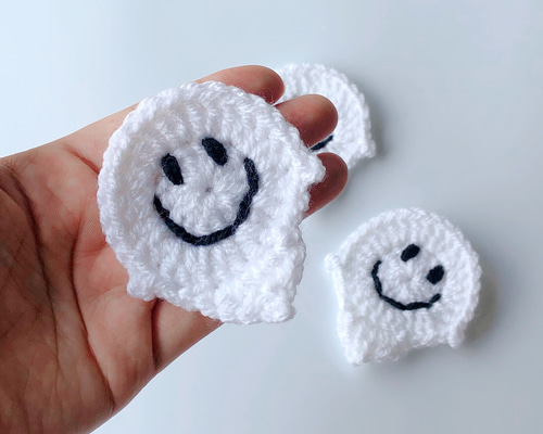 【売切れ・オーダー】ハロウィンの置物（オバケ）　ハンドメイド 手編み 手編み毛糸のハロウィン 手編みハロウィンシーツおばけ キーホルダー