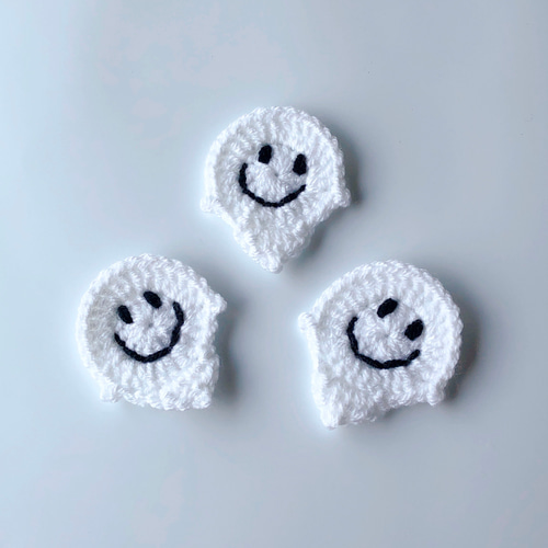 【売切れ・オーダー】ハロウィンの置物（オバケ）　ハンドメイド 手編み ハロウィンおばけさんを編みました👻*˖ 今年はポップな雰囲気にしたく