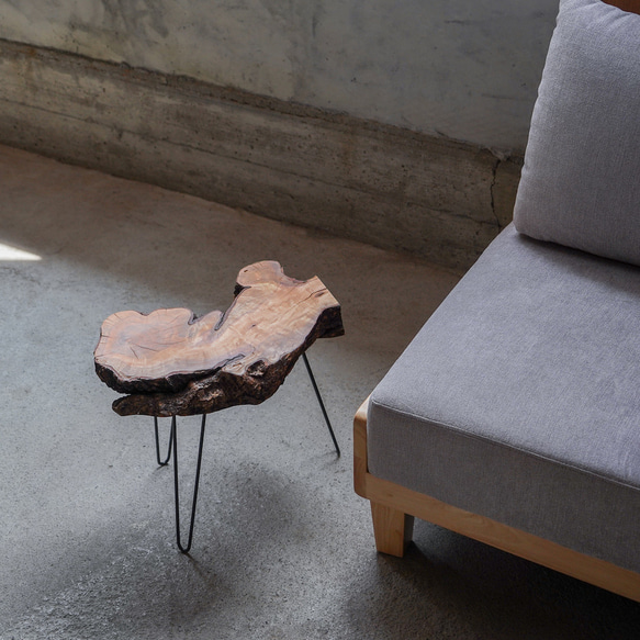 プラムの輪切り一枚板 コーヒーテーブル（高さ・カラー変更無料