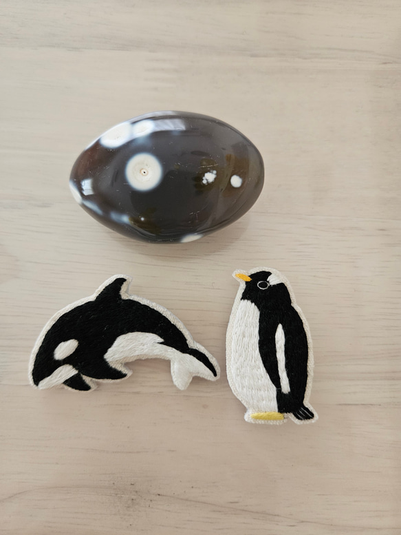 ジェンツーペンギン刺繍ブローチ 4枚目の画像