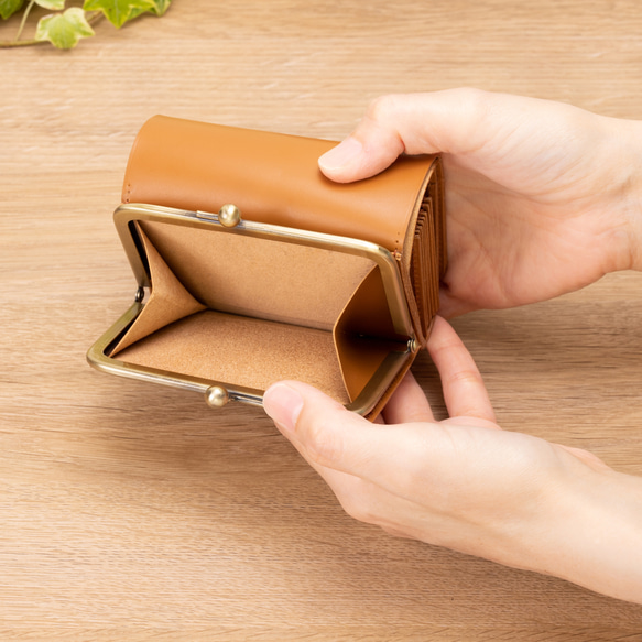 【送料無料 】がま口コンパクト＋蛇腹ポケット大容量の本革ミニ財布 お札が折れない財布 普段使いにはぴったりのサイズ感で