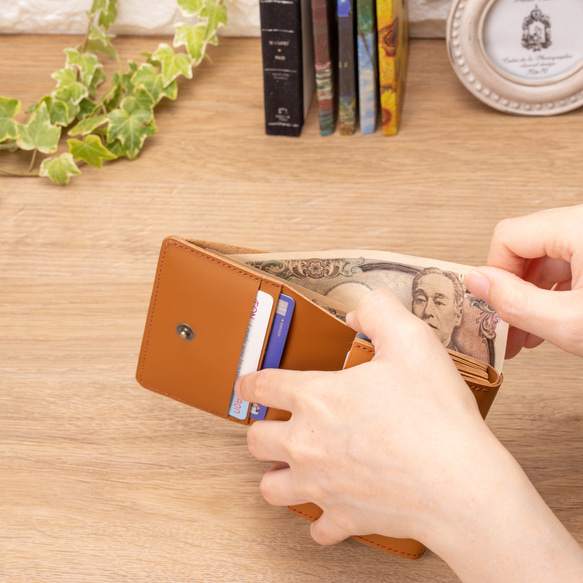 【送料無料 】がま口コンパクト＋蛇腹ポケット大容量の本革ミニ財布 お札が折れない財布 普段使いにはぴったりのサイズ感で