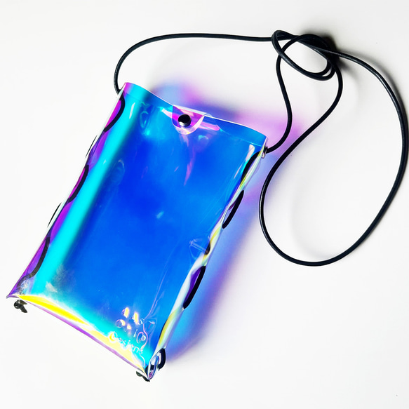 虹色 ポケットバッグ ショルダーバッグ 縦型 タテ 彩り添えるオーロラPVC 透明 軽量｜acp pst Creema店 1枚目の画像