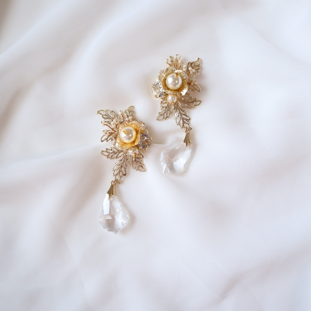 ボタニカルイヤリング ウエディングアクセサリー ブライダルイヤリング/Bridal flower drop wing