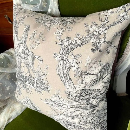 フランス製トワルドジュイ 乗馬 貴族のハンティング柄 クッション