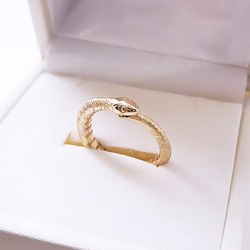 【 10金 蛇の指輪 】K10ホワイトゴールド K10イエローゴールド蛇リング 蛇アクセサリー ヘビアクセサリー 1枚目の画像