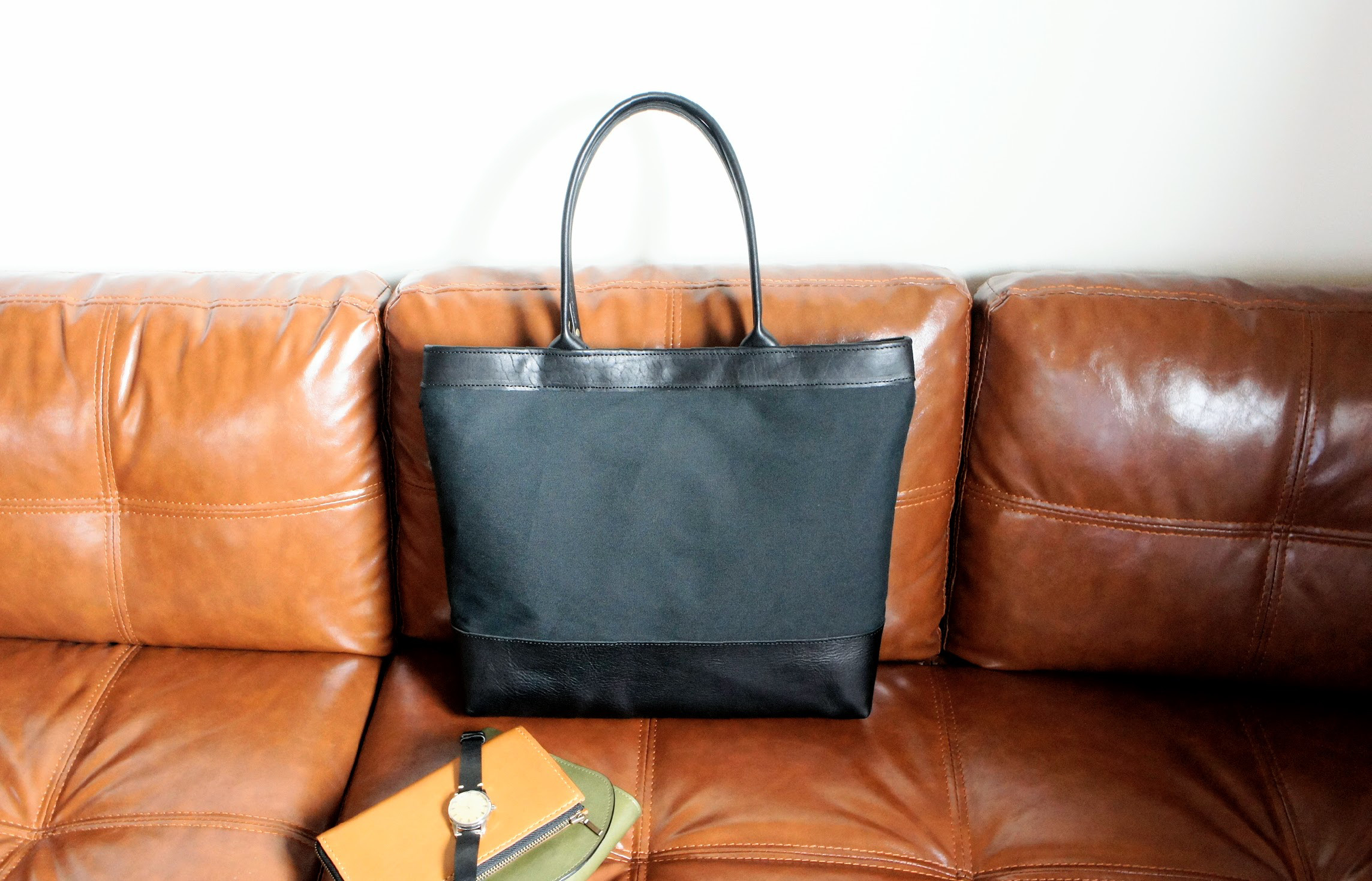 【大人のカジュアルトートバッグ】本革×帆布◆大容量◆ブラック◆トートバッグ◆肩掛け◆マグネットボタン◆送料無料