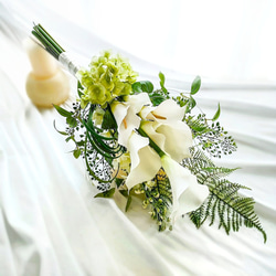 生花に見える】カラー 紫陽花 白 グリーン ウェディングブーケ 造花