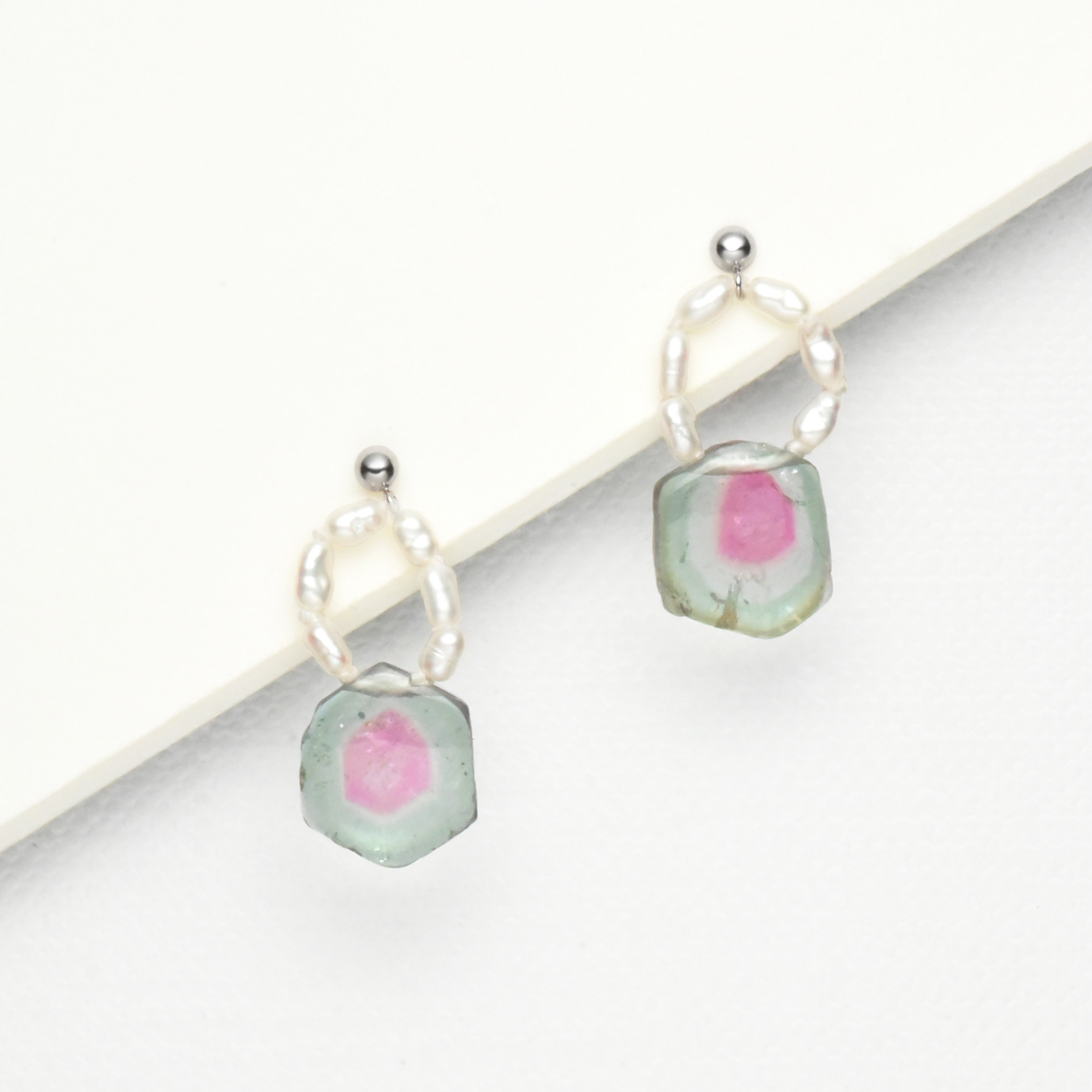 Pt900ウォーターメロントルマリン×淡水パール サークルスイングピアス