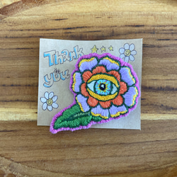 オールドスクールタトゥーテイスト Peace eye flower 手刺繍ブローチ 7枚目の画像