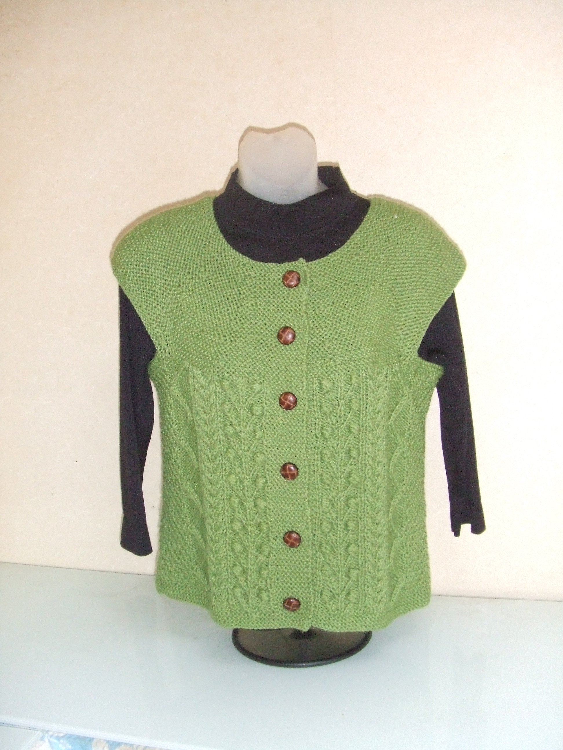 アラン模様のベスト　　④