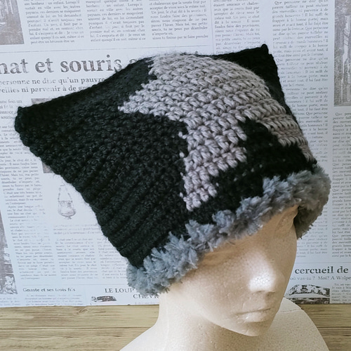 猫耳ニット帽 ハンドメイド 【最終価格】 猫耳ニット帽 猫耳帽子 ハンドメイド編み物 y2k 安全ピン