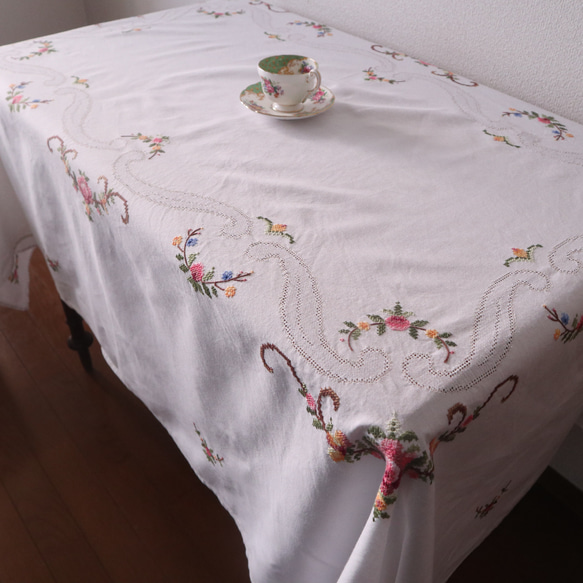 フランスの手仕事/クラシカルなお花のクロスステッチ手刺繍 大判
