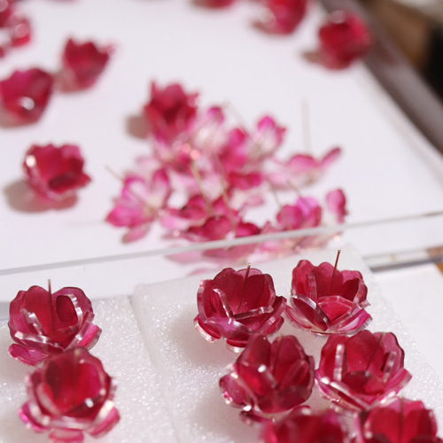 赤西着 janji rose ローズピアス バラ 薔薇 kat-tun の通販 by