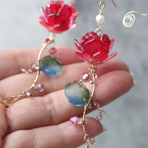 新しいエルメス ジュネ 赤い薔薇（バラ）のピアス／イヤリング Rose、レッド ピアス