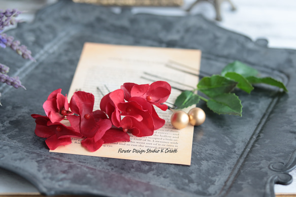 赤いミニ薔薇と紫陽花とユーカリのヘッドドレス　成人式　ウェディング　結婚式　前撮り　髪飾り　卒業式　入学式　袴　赤　バラ 11枚目の画像