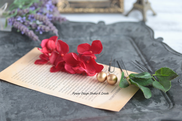 赤いミニ薔薇と紫陽花とユーカリのヘッドドレス　成人式　ウェディング　結婚式　前撮り　髪飾り　卒業式　入学式　袴　赤　バラ 9枚目の画像
