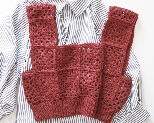 ハンドメイド　手編み　ベスト　レッド　ピンク くすみピンクのクロシェベスト ベスト 112（いちじゅうに