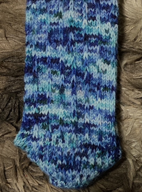 自染め毛糸手編み　レディースソックス 2枚目の画像