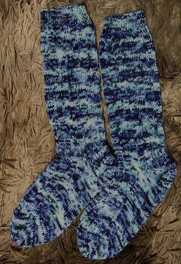 自染め毛糸手編み　レディースソックス 1枚目の画像