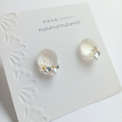 ~卯の花~ 阿波 和紙 一粒 イヤリング / ピアス ( 小ぶり　揺れない 伝統工芸 ホワイト フォーマル ） 6枚目の画像