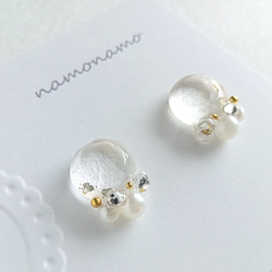 ~卯の花~ 阿波 和紙 一粒 イヤリング / ピアス ( 小ぶり　揺れない 伝統工芸 ホワイト フォーマル ） 1枚目の画像