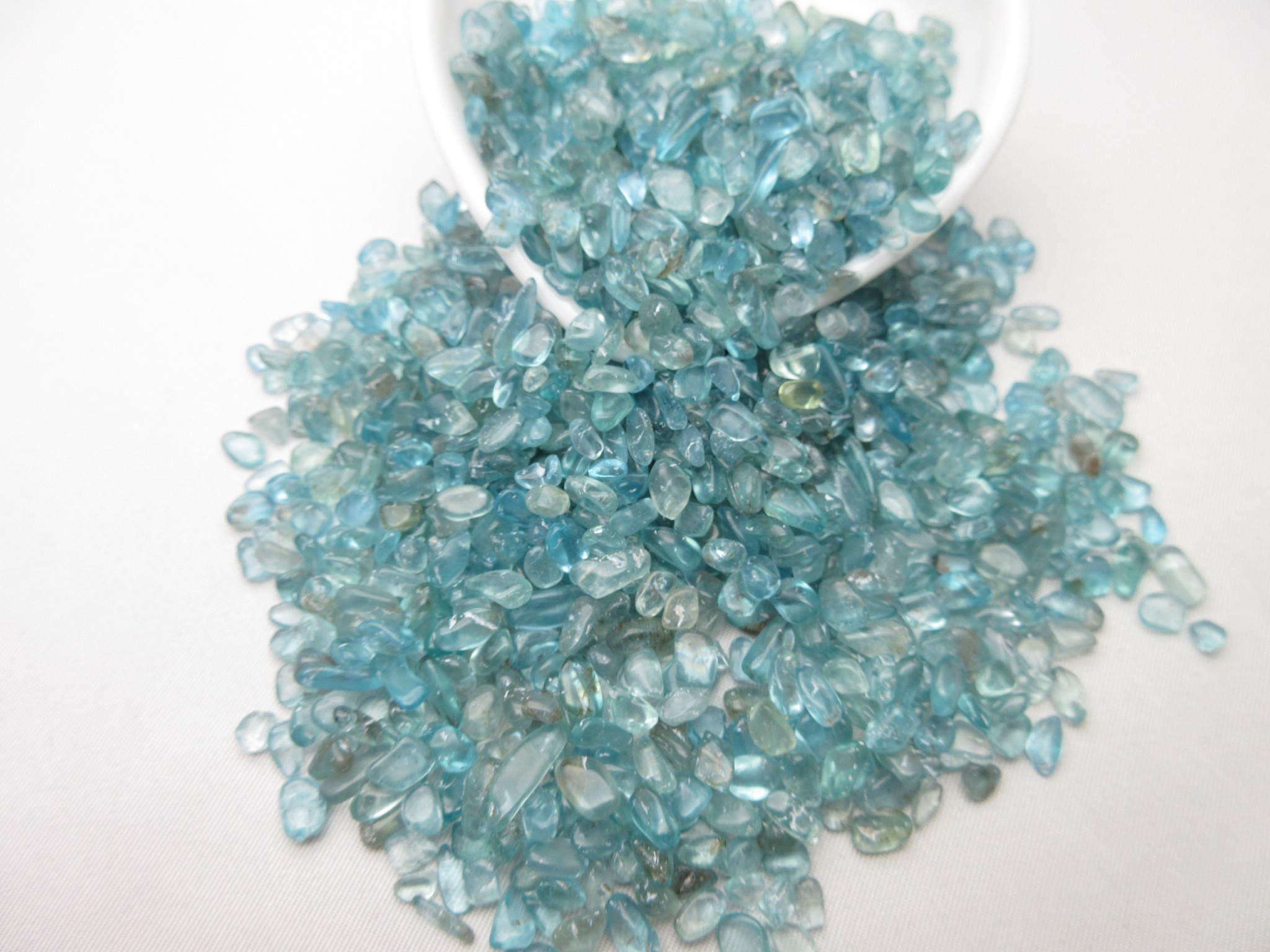 ★限定♢掘り出し石★絆を強める石【100gブルーグリーンアパタイトさざれ】❤️ ☆限定♢掘り出し石☆絆を強める石【100gブルーグリーンアパタイト