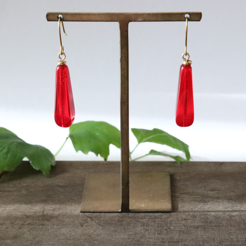vintageレッドドロップピアス／イヤリング ピアス（フック・チェーン