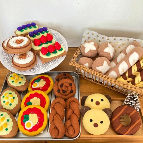 さわって遊べるパン屋さん(8個)フェルト/お子様の誕生日や出産祝いに