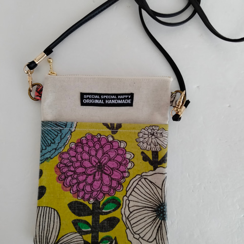 ハンドメイド ラミネートスマホポシェット ポシェット すとろっぷる