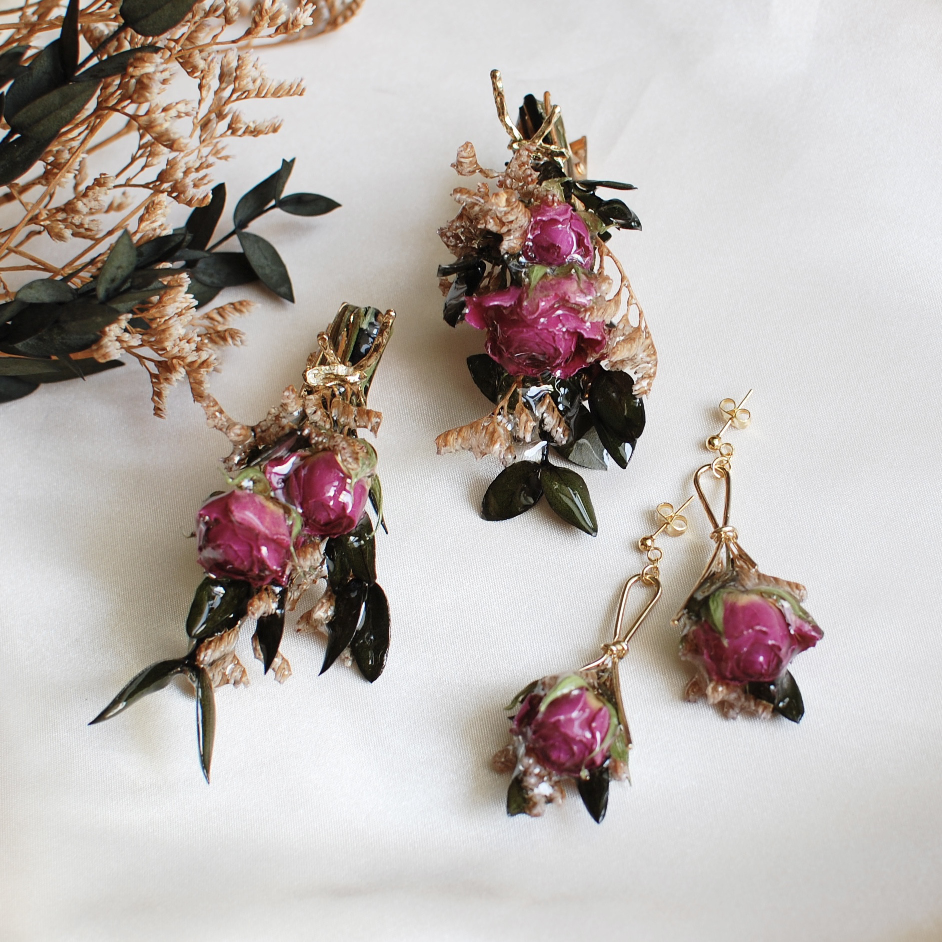 【セット・コフレ】ピンク紫色をした薔薇のアンティークブーケ 〜ピアス・イヤリング＆ヘアアクセサリー〜