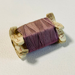 Vtg糸巻き 刺しゅう糸 未使用 フランス ぶどう色 6枚目の画像