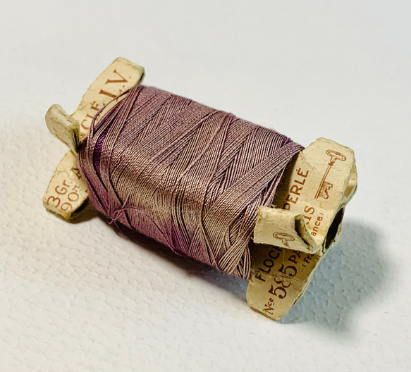 Vtg糸巻き 刺しゅう糸 未使用 フランス ぶどう色 5枚目の画像