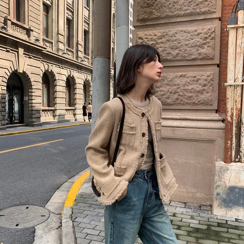 旬のフリンジ仕様 ノーカラーのツイードジャケット【春秋】ミルク