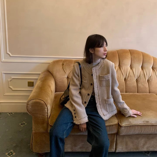 旬のフリンジ仕様 ノーカラーのツイードジャケット【春秋】ミルク