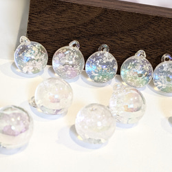 スノードーム オーロラクリア 16㍉ 4個 カン付き シャボン玉 ガラスボール チャーム パーツ 5枚目の画像